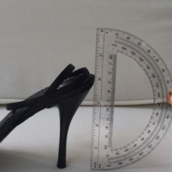 BCBG Paris 4” Black Strappy Heel w/Rhinestone Bar.. - Picture 6 of 8